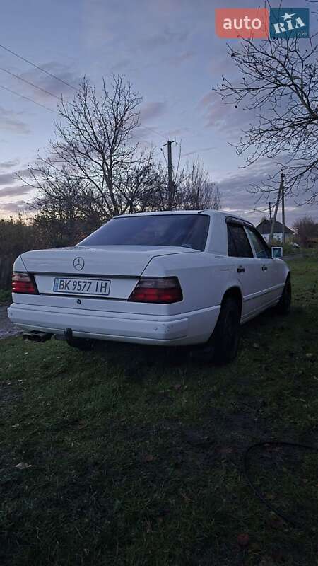 Седан Mercedes-Benz E-Class 1988 в Рівному фото 3 Седан Mercedes-Benz E-Class 1988 в Рівному