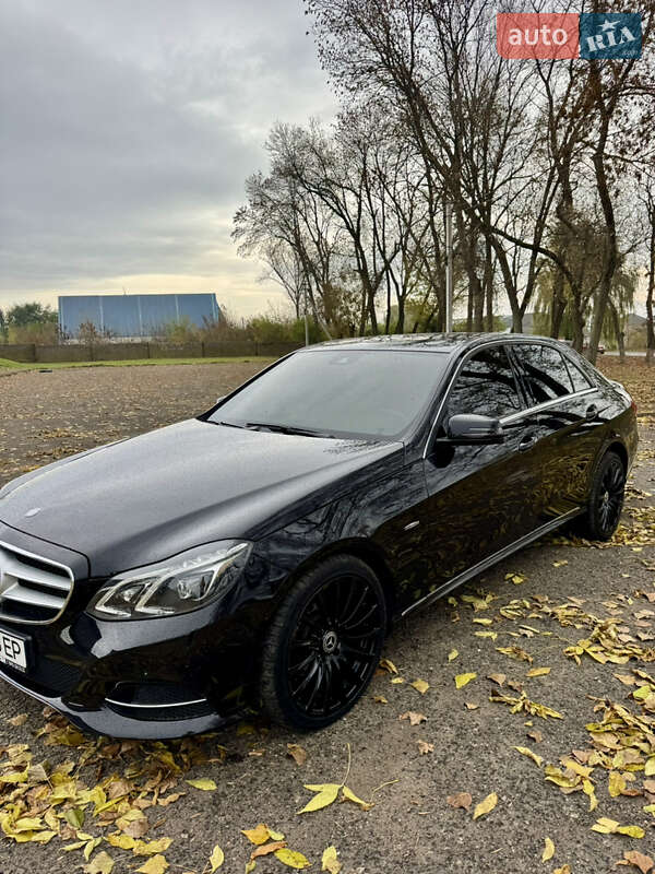 Седан Mercedes-Benz E-Class 2015 в Чернівцях фото 3 Седан Mercedes-Benz E-Class 2015 в Чернівцях