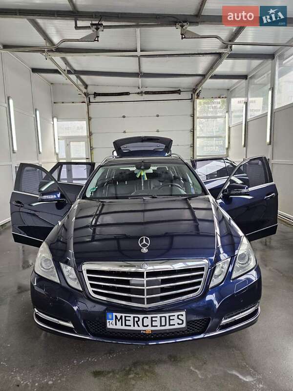 Универсал Mercedes-Benz E-Class 2012 в Львове
