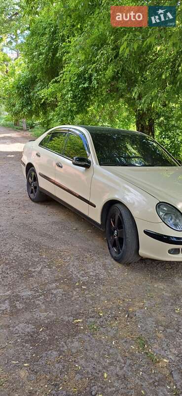 Седан Mercedes-Benz E-Class 2005 в Кривом Роге