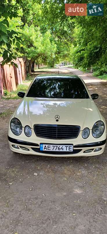 Седан Mercedes-Benz E-Class 2005 в Кривом Роге