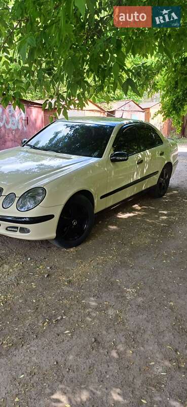 Седан Mercedes-Benz E-Class 2005 в Кривом Роге