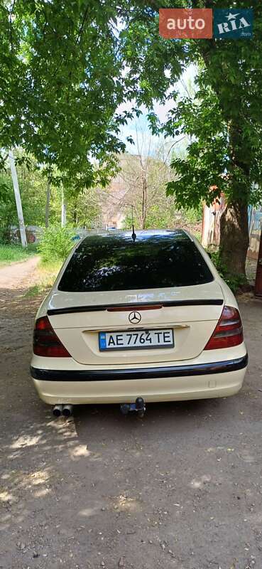 Седан Mercedes-Benz E-Class 2005 в Кривом Роге