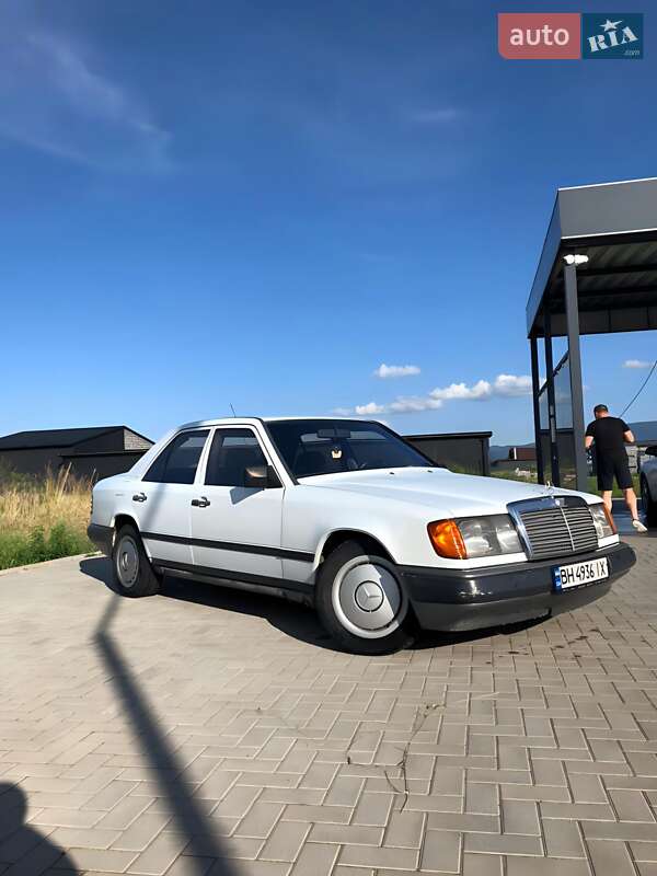 Седан Mercedes-Benz E-Class 1987 в Буштино фото 3 Седан Mercedes-Benz E-Class 1987 в Буштино
