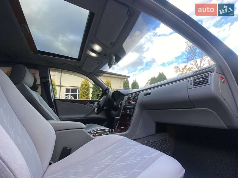 Седан Mercedes-Benz E-Class 1999 в Долині фото 4 Седан Mercedes-Benz E-Class 1999 в Долині
