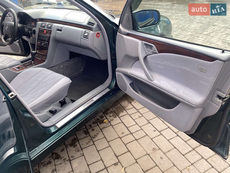 Седан Mercedes-Benz E-Class 1999 в Долині фото 16 Седан Mercedes-Benz E-Class 1999 в Долині
