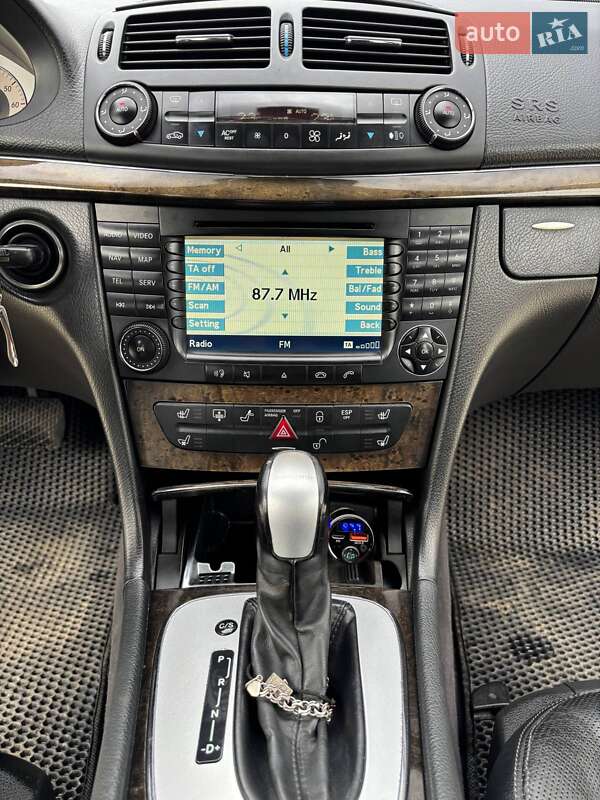 Седан Mercedes-Benz E-Class 2004 в Первомайске