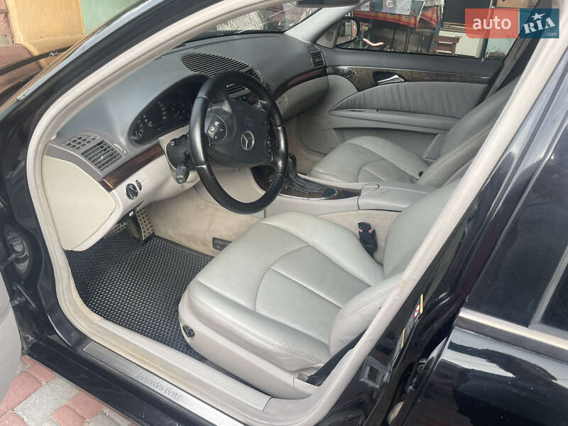 Седан Mercedes-Benz E-Class 2003 в Коблеве