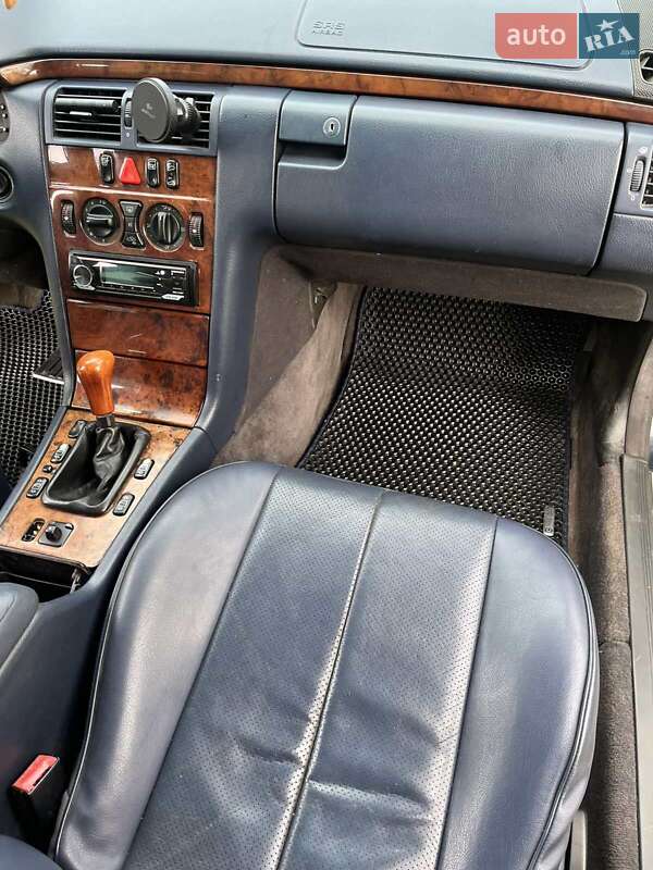 Седан Mercedes-Benz E-Class 1998 в Харкові фото 24 Седан Mercedes-Benz E-Class 1998 в Харкові