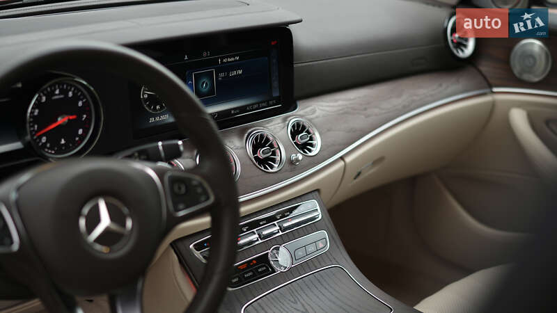 Седан Mercedes-Benz E-Class 2016 в Киеве