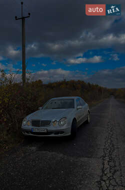 Седан Mercedes-Benz E-Class 2005 в Хусте Седан Mercedes-Benz E-Class 2005 в Хусте