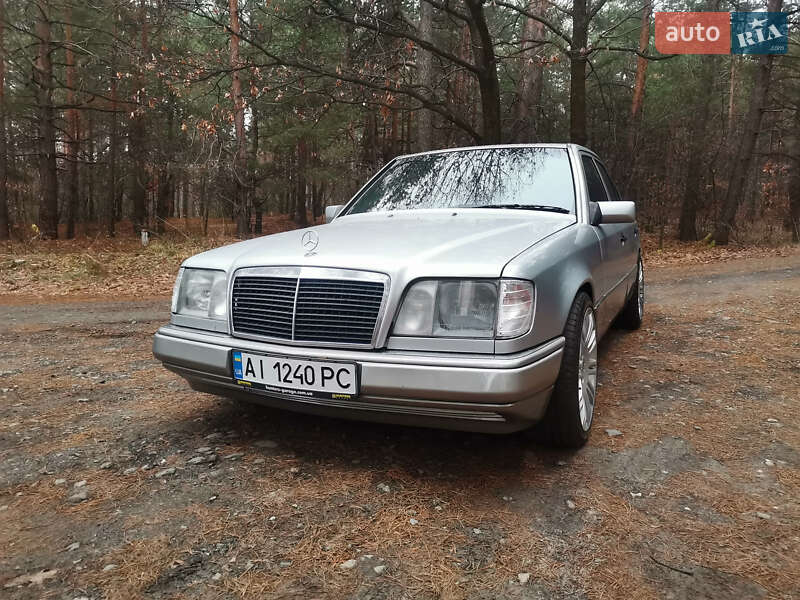 Седан Mercedes-Benz E-Class 1992 в Києві