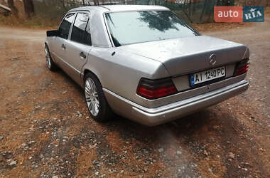 Седан Mercedes-Benz E-Class 1992 в Киеве