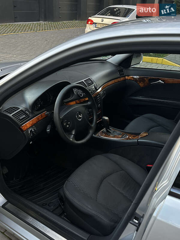 Седан Mercedes-Benz E-Class 2004 в Ивано-Франковске