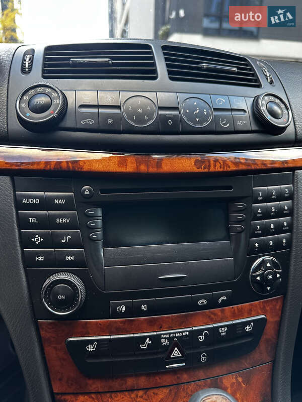 Седан Mercedes-Benz E-Class 2004 в Ивано-Франковске