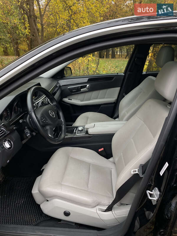 Седан Mercedes-Benz E-Class 2010 в Луцьку фото 12 Седан Mercedes-Benz E-Class 2010 в Луцьку