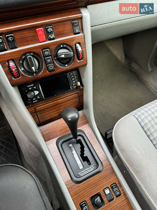 Универсал Mercedes-Benz E-Class 1996 в Бориславе