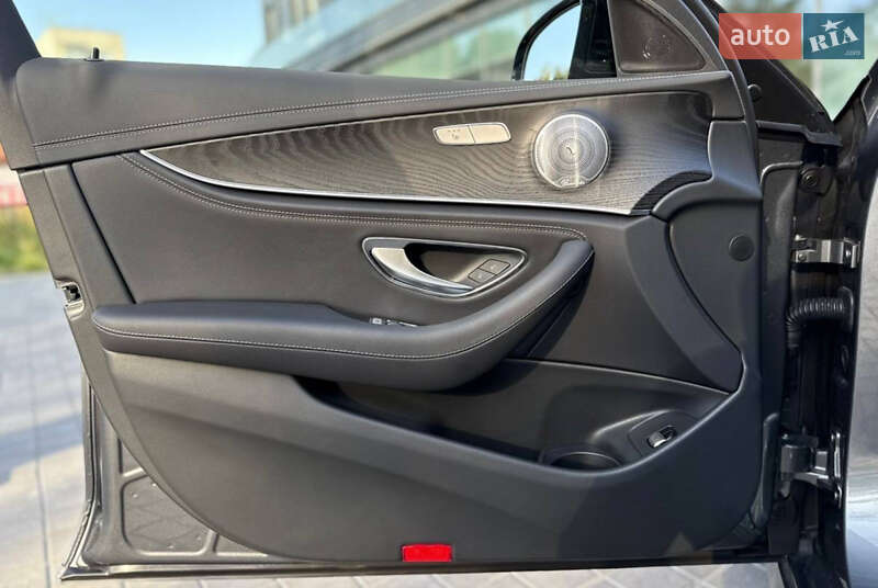 Седан Mercedes-Benz E-Class 2023 в Львові