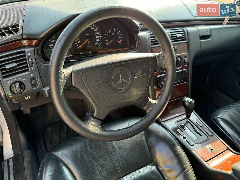 Седан Mercedes-Benz E-Class 1995 в Білгороді-Дністровському фото 8 Седан Mercedes-Benz E-Class 1995 в Білгороді-Дністровському