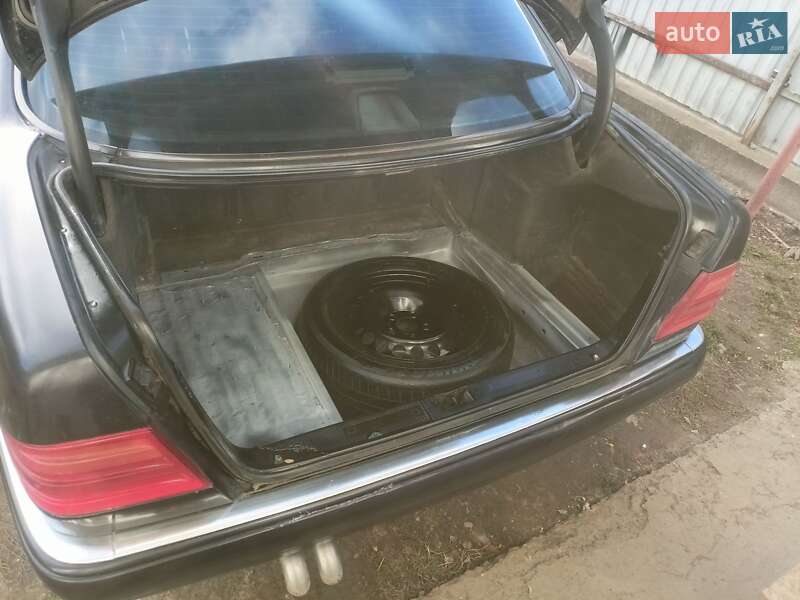 Седан Mercedes-Benz E-Class 1998 в Черновцах