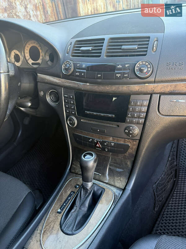 Седан Mercedes-Benz E-Class 2008 в Николаеве фото 25 Седан Mercedes-Benz E-Class 2008 в Николаеве