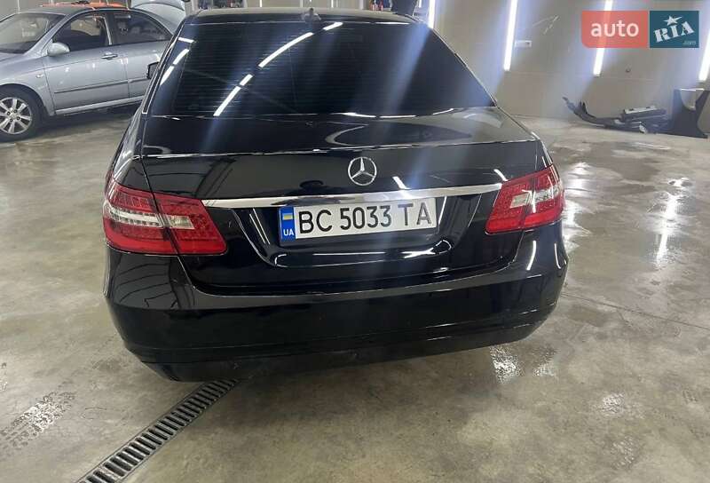Седан Mercedes-Benz E-Class 2010 в Одессе