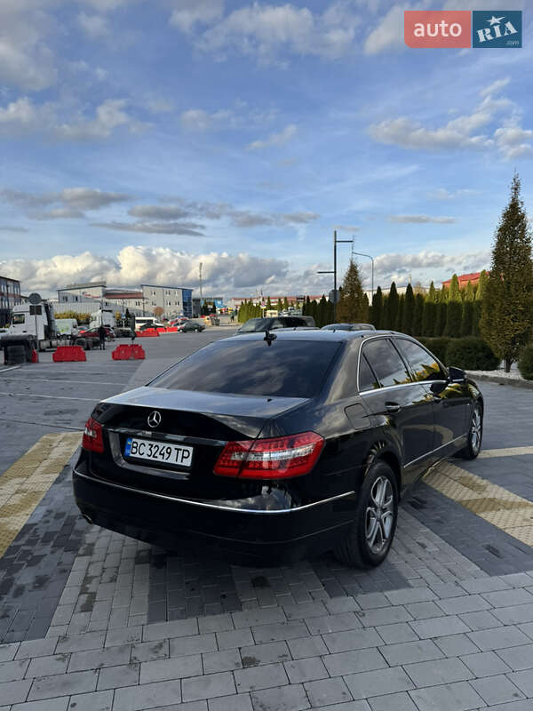 Седан Mercedes-Benz E-Class 2011 в Львові