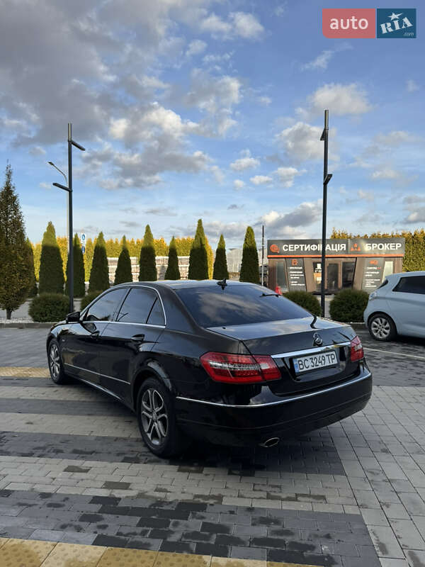 Седан Mercedes-Benz E-Class 2011 в Львові