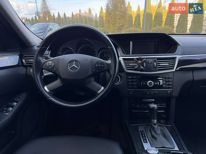 Седан Mercedes-Benz E-Class 2011 в Львові