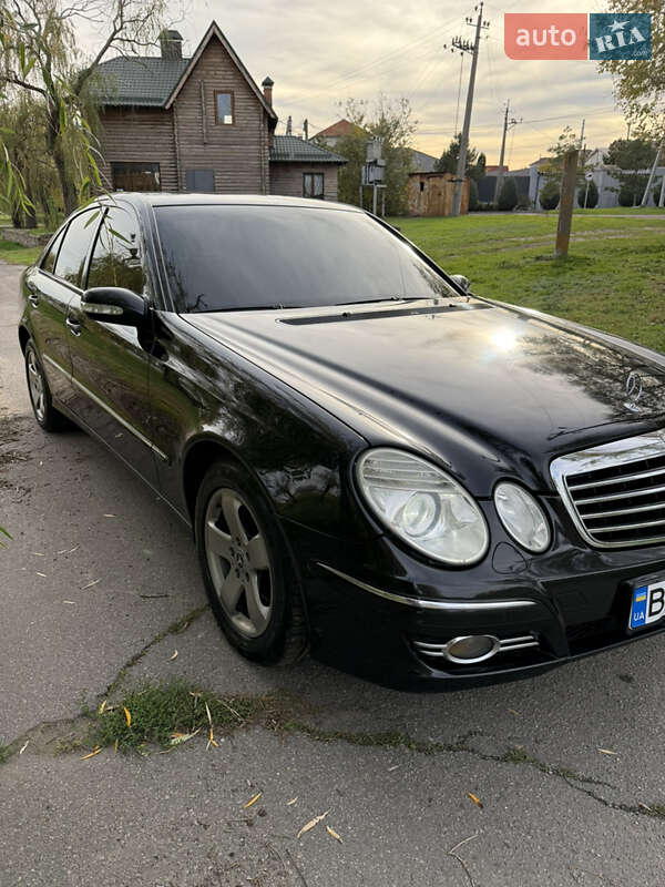 Седан Mercedes-Benz E-Class 2002 в Миколаєві