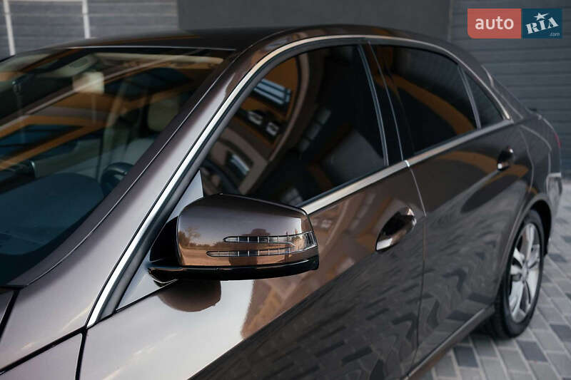 Седан Mercedes-Benz E-Class 2013 в Тернополі