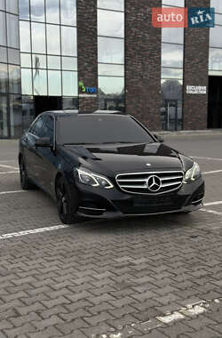 Седан Mercedes-Benz E-Class 2013 в Чернівцях