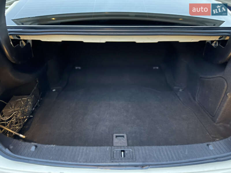 Седан Mercedes-Benz E-Class 2015 в Києві