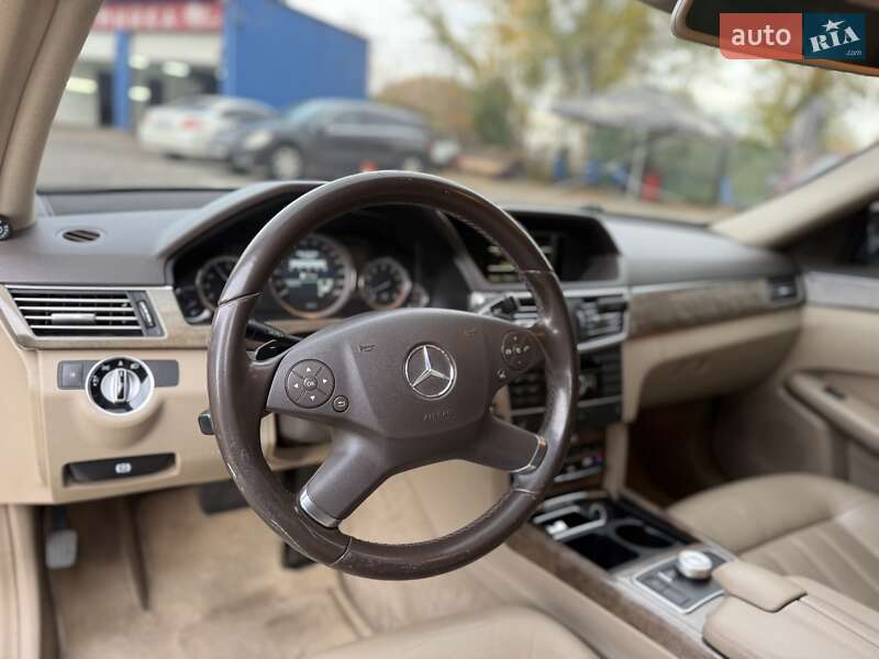Седан Mercedes-Benz E-Class 2011 в Киеве фото 20 Седан Mercedes-Benz E-Class 2011 в Киеве
