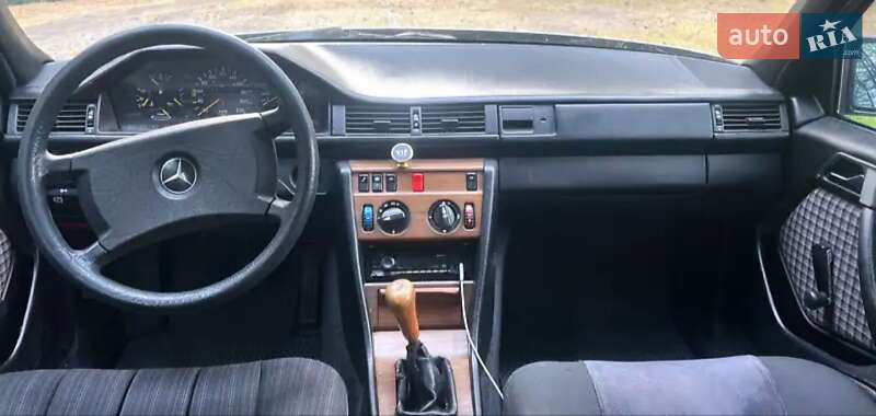 Седан Mercedes-Benz E-Class 1988 в Сумах фото 8 Седан Mercedes-Benz E-Class 1988 в Сумах