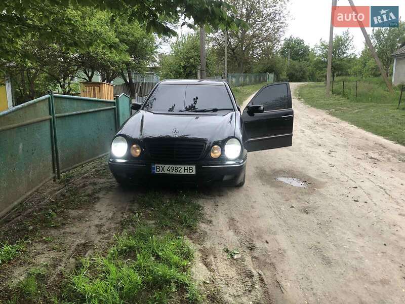 Mercedes-Benz E-Class 2000 Mercedes-Benz E-Class 2000