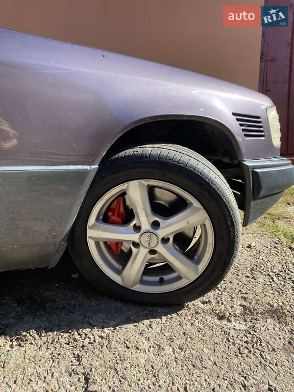 Седан Mercedes-Benz E-Class 1993 в Ровно фото 11 Седан Mercedes-Benz E-Class 1993 в Ровно