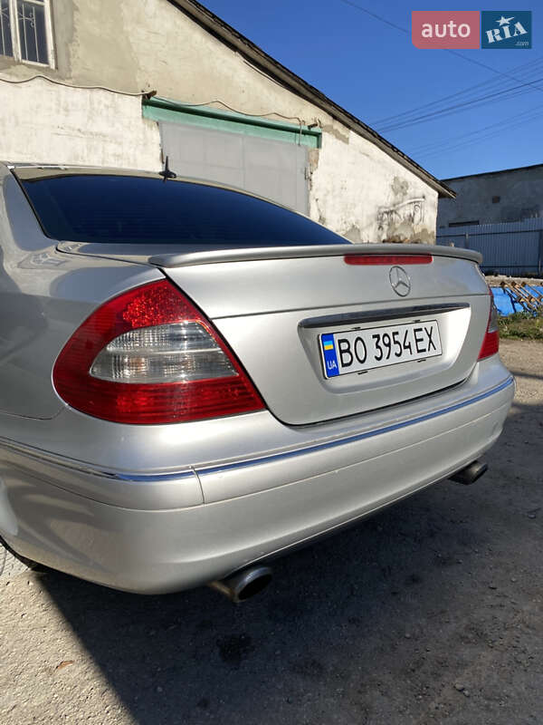 Седан Mercedes-Benz E-Class 2002 в Тернополе