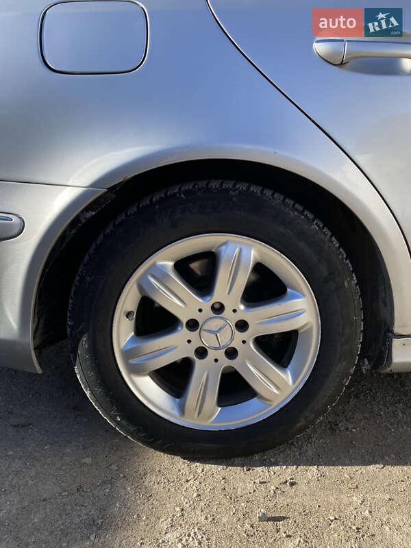 Седан Mercedes-Benz E-Class 2002 в Тернополе