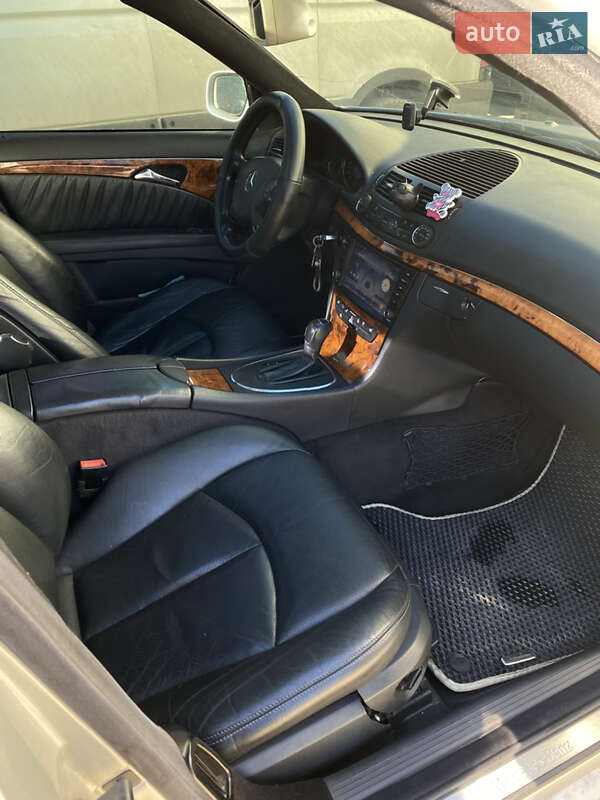 Седан Mercedes-Benz E-Class 2002 в Тернополе