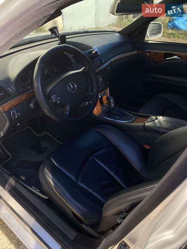 Седан Mercedes-Benz E-Class 2002 в Тернополе