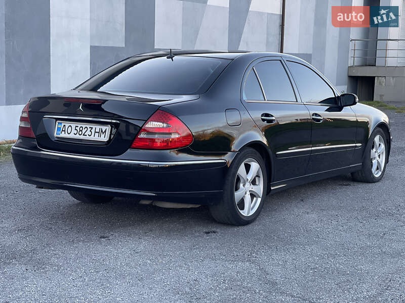 Седан Mercedes-Benz E-Class 2004 в Виннице