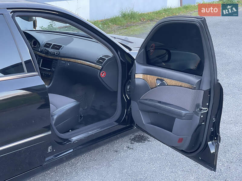 Седан Mercedes-Benz E-Class 2004 в Виннице