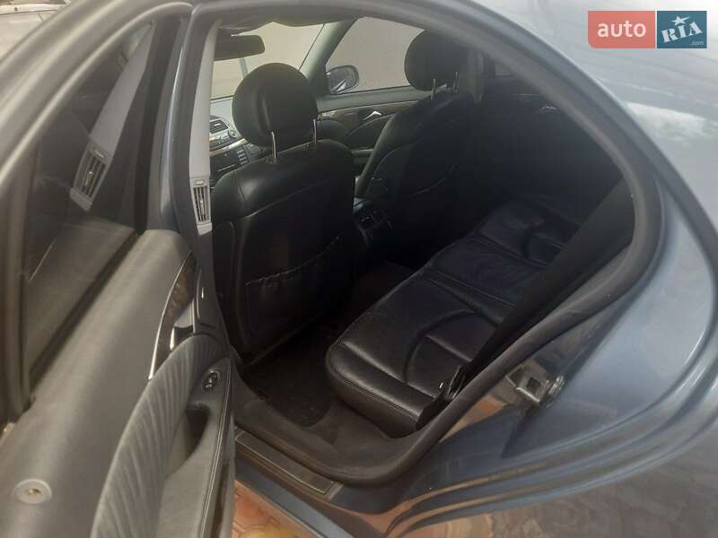 Седан Mercedes-Benz E-Class 2003 в Ізмаїлі