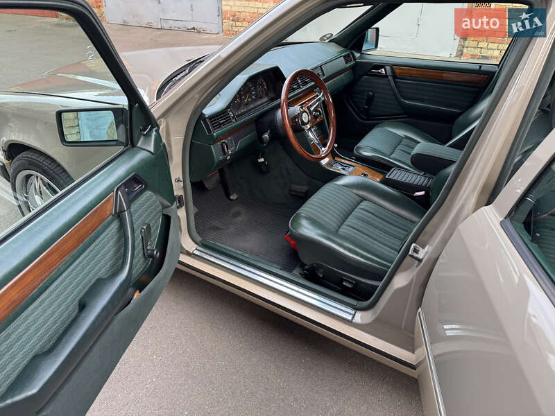 Седан Mercedes-Benz E-Class 1990 в Киеве фото 9 Седан Mercedes-Benz E-Class 1990 в Киеве