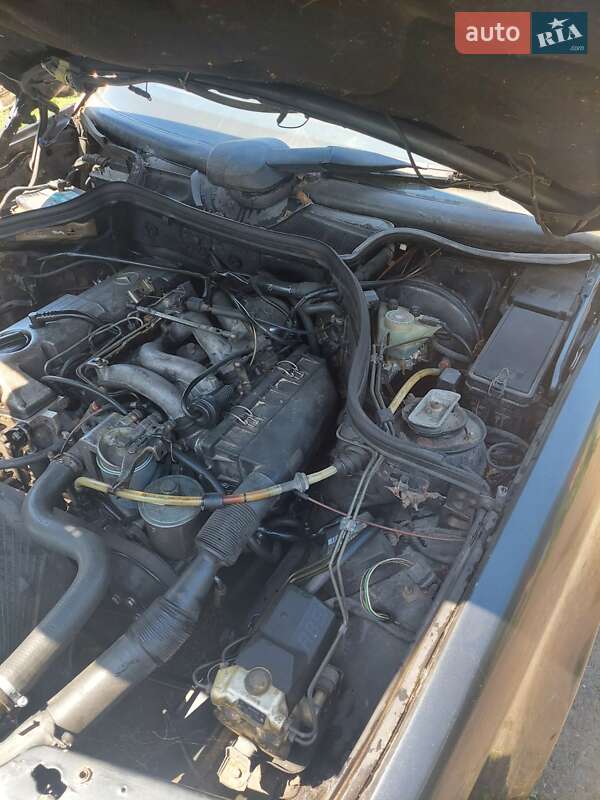 Седан Mercedes-Benz E-Class 1985 в Виннице