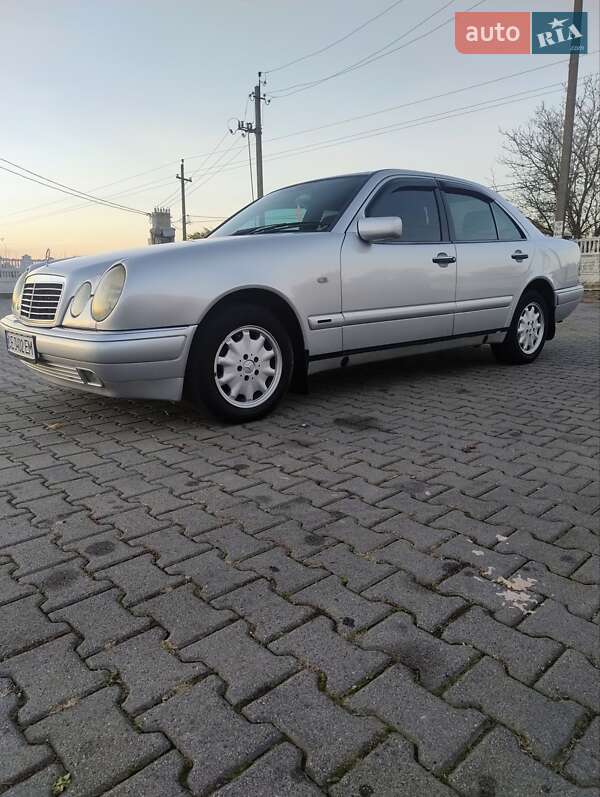 Седан Mercedes-Benz E-Class 1997 в Чернівцях фото 9 Седан Mercedes-Benz E-Class 1997 в Чернівцях