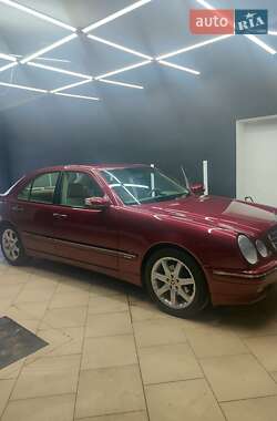 Седан Mercedes-Benz E-Class 1999 в Измаиле