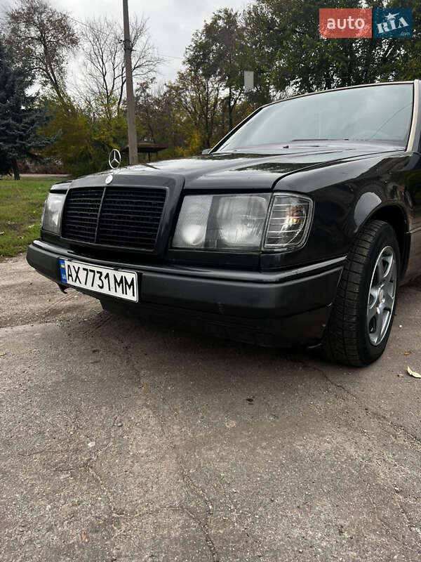 Седан Mercedes-Benz E-Class 1990 в Днепре