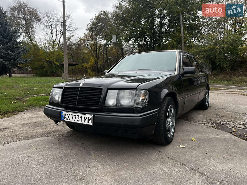 Седан Mercedes-Benz E-Class 1990 в Днепре